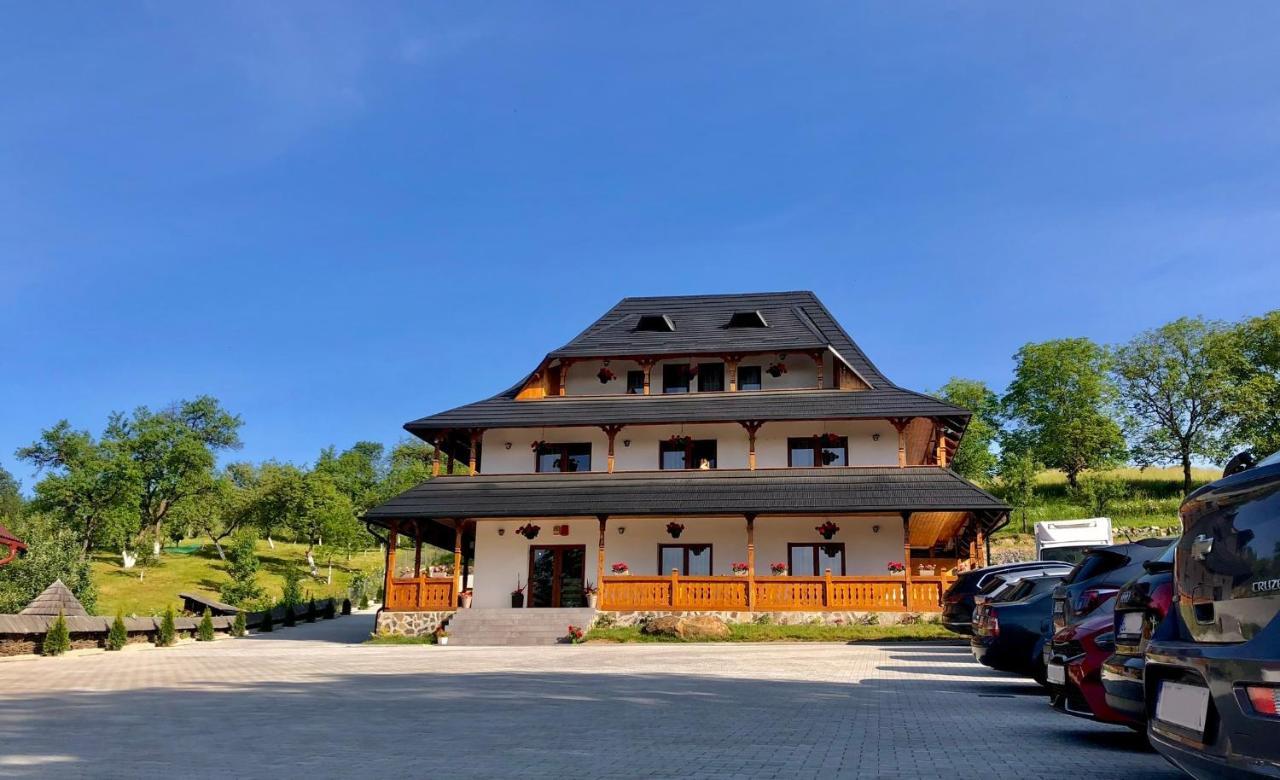 Pensiunea Roca Maramures Deseşti Extérieur photo